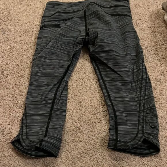 Lululemon cropped grey pants 6 - Picture 4 of 5
